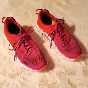 Hoka size 9 ladies tennis shoes